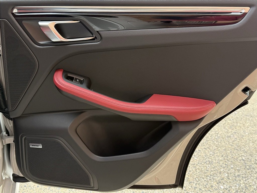 New 2026 Porsche Macan image 23