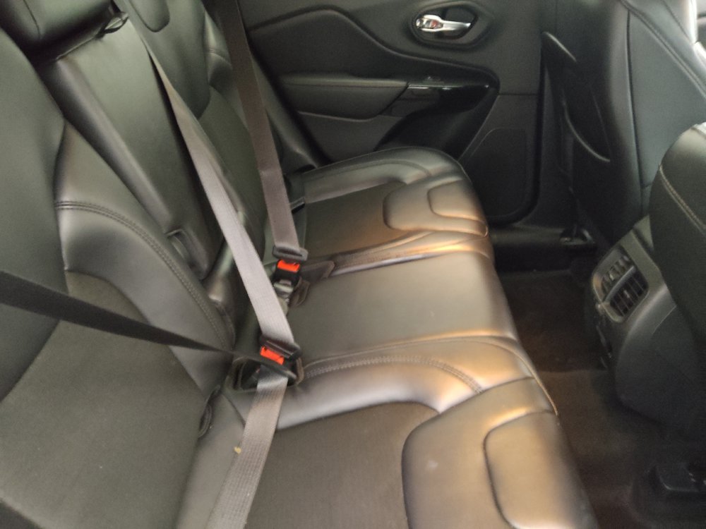 Used 2020 Jeep Cherokee Latitude Plus FWD image 19