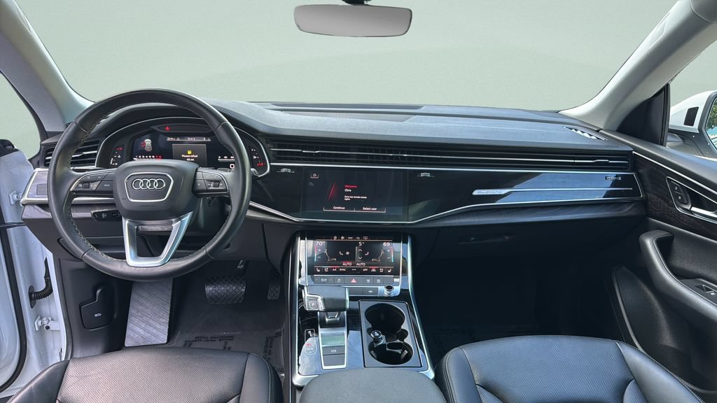 Used 2022 Audi Q8 Premium Plus AWD/4WD image 30