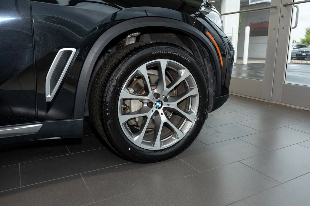 Used 2019 BMW X5 xDrive40i w/ Premium Package 2 AWD/4WD image 4