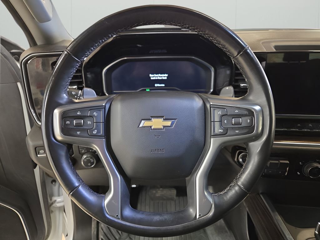 Used 2025 Chevrolet Silverado 1500 LT image 14