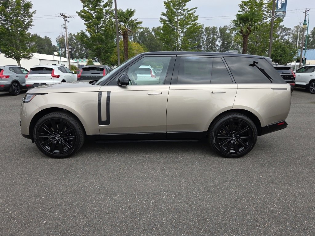 New 2025 Land Rover Range Rover SE image 2