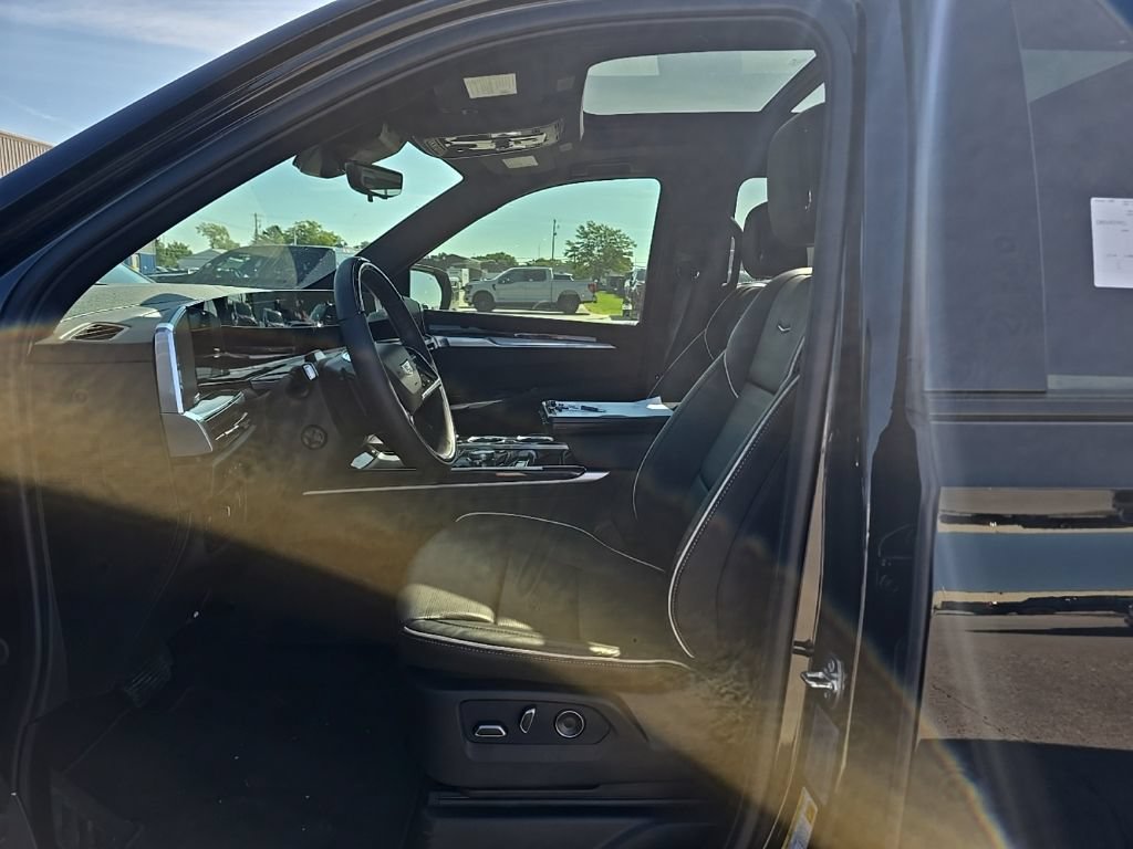 Used 2026 Cadillac Escalade ESV Sport AWD/4WD image 9