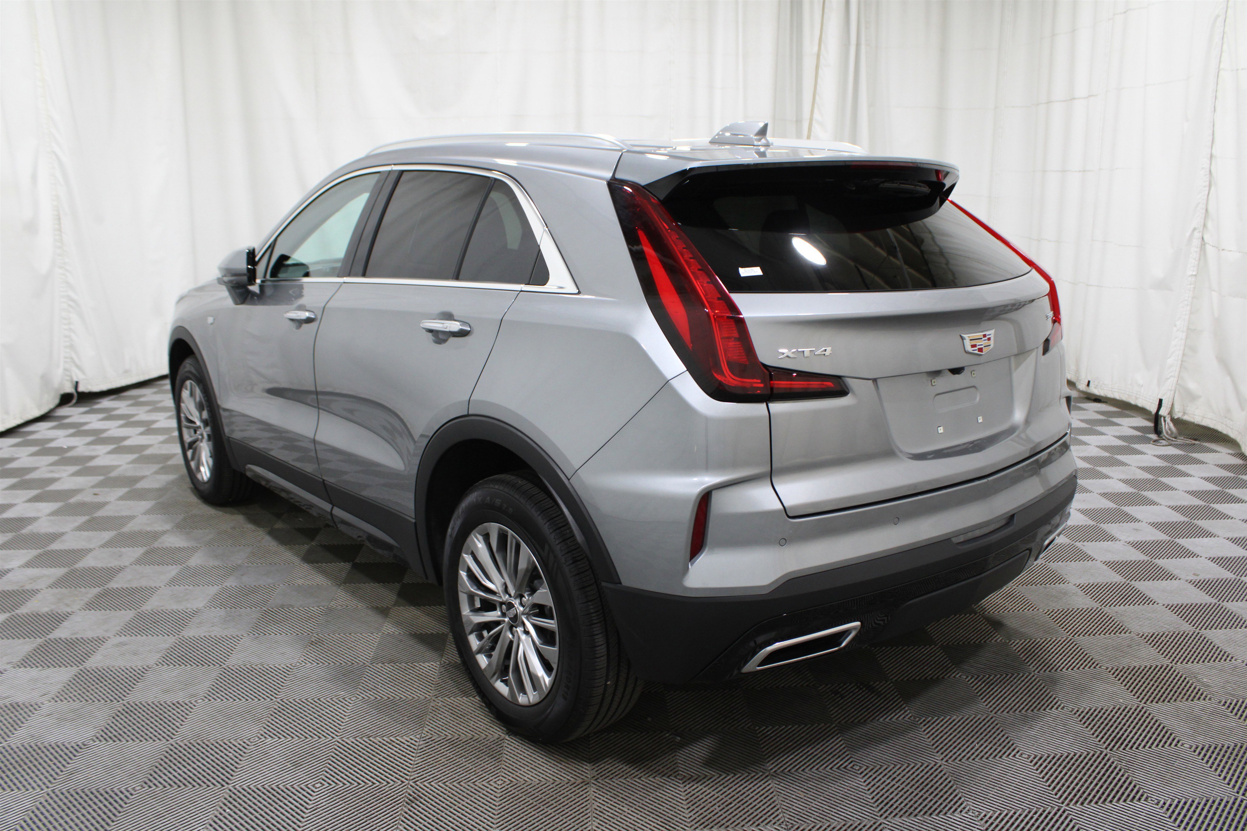 Used 2025 Cadillac XT4 Premium Luxury image 34