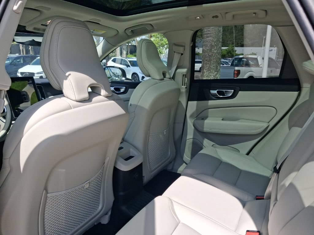 New 2026 Volvo XC60 T8 Ultra w/ Protection Package Premier AWD/4WD image 5