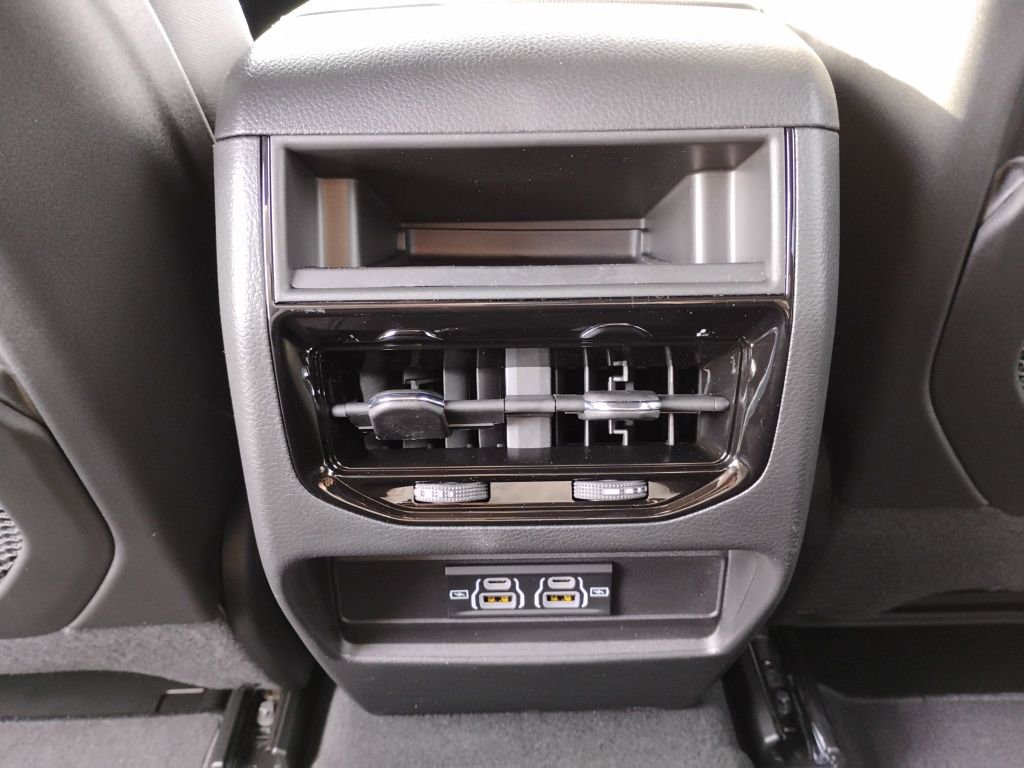 New 2025 Jeep Grand Cherokee Laredo w/ Trailer Tow Package image 17