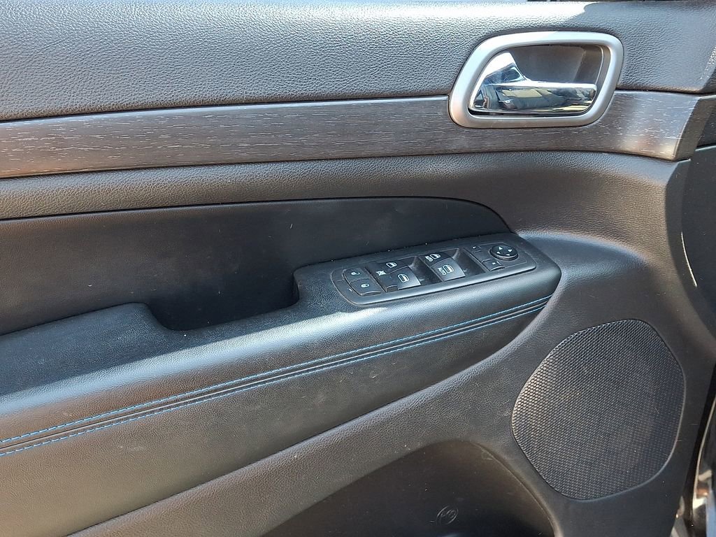 Used 2018 Jeep Grand Cherokee Laredo image 12