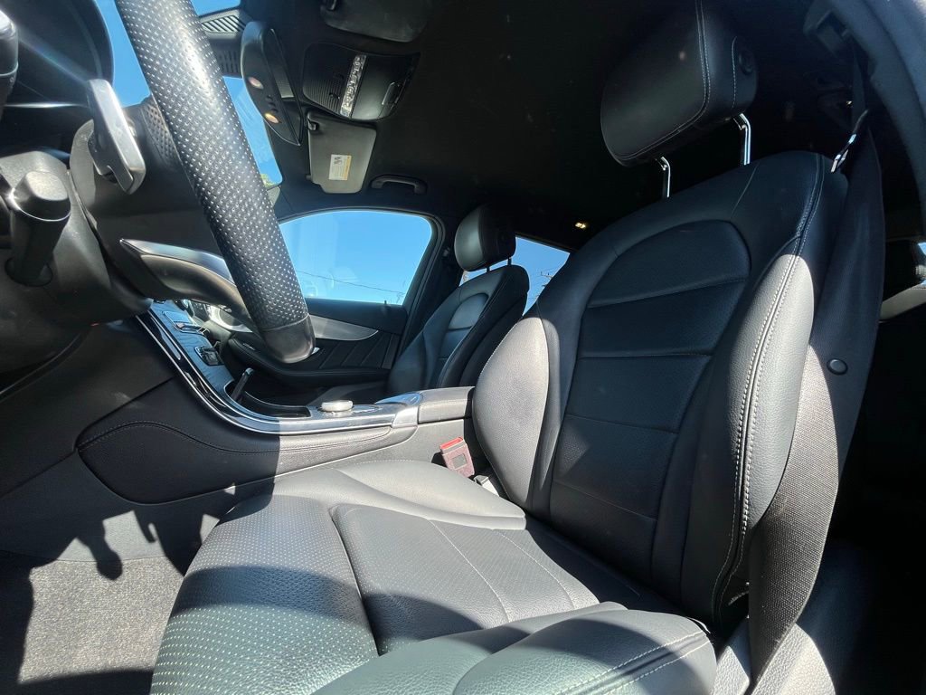 Used 2019 Mercedes-Benz GLC 300 w/ AMG Line image 12