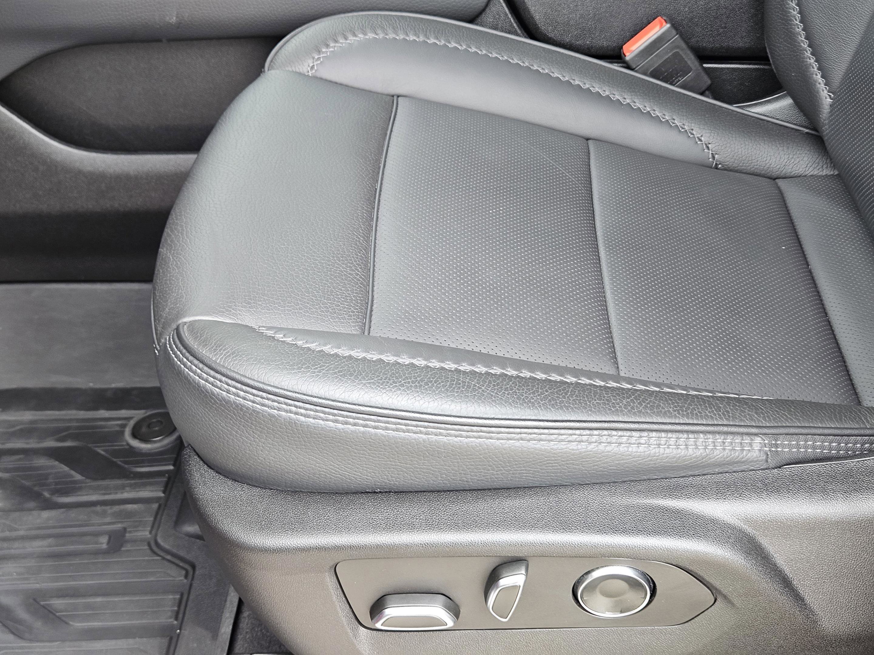Used 2023 GMC Yukon Denali w/ LPO, Floor Liner Package image 16