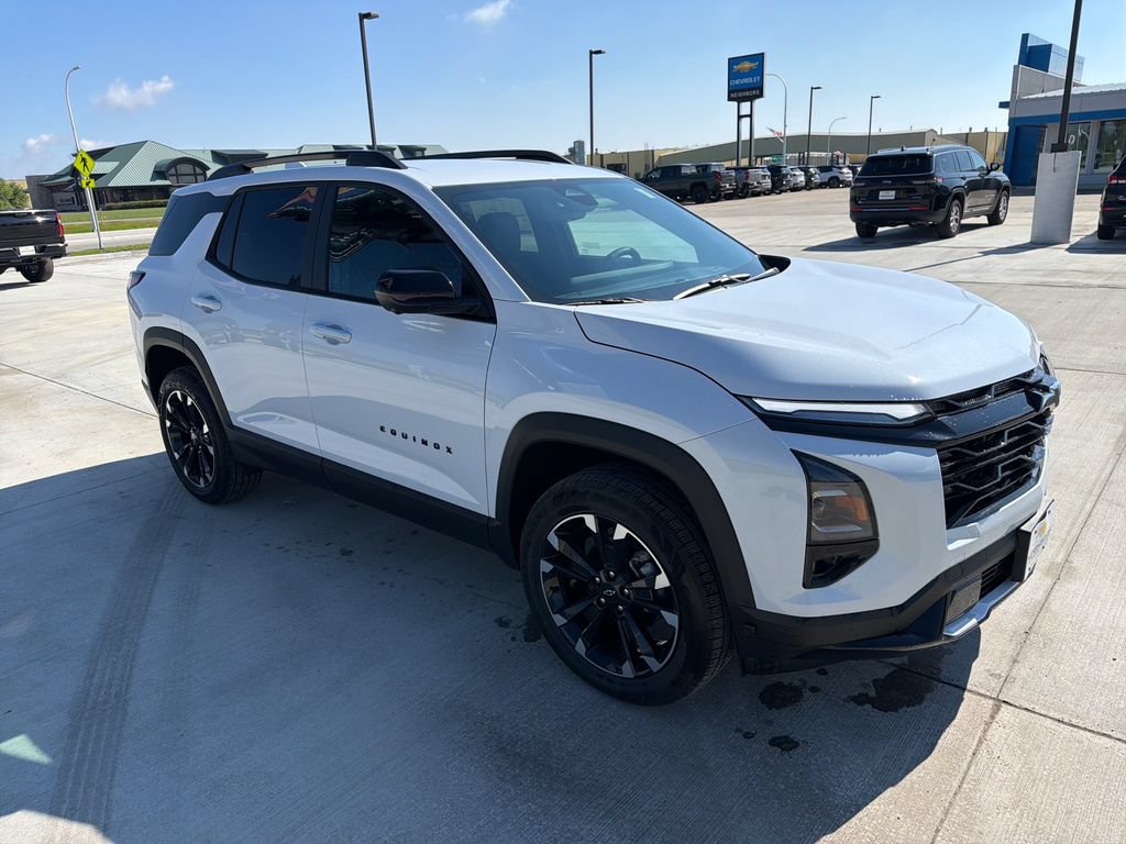New 2026 Chevrolet Equinox RS w/ Convenience Package III AWD/4WD image 7