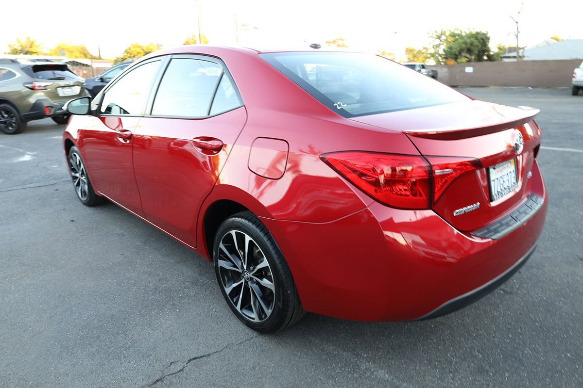 Used 2017 Toyota Corolla SE FWD image 6