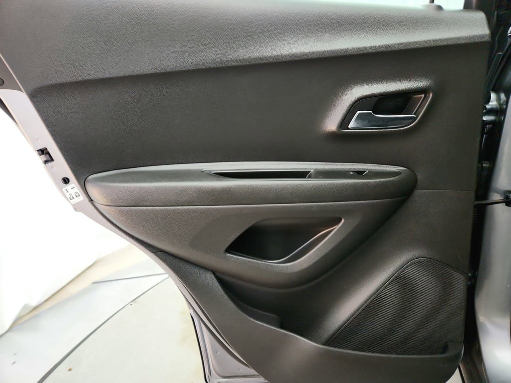 Used 2020 Chevrolet Trax LS image 22