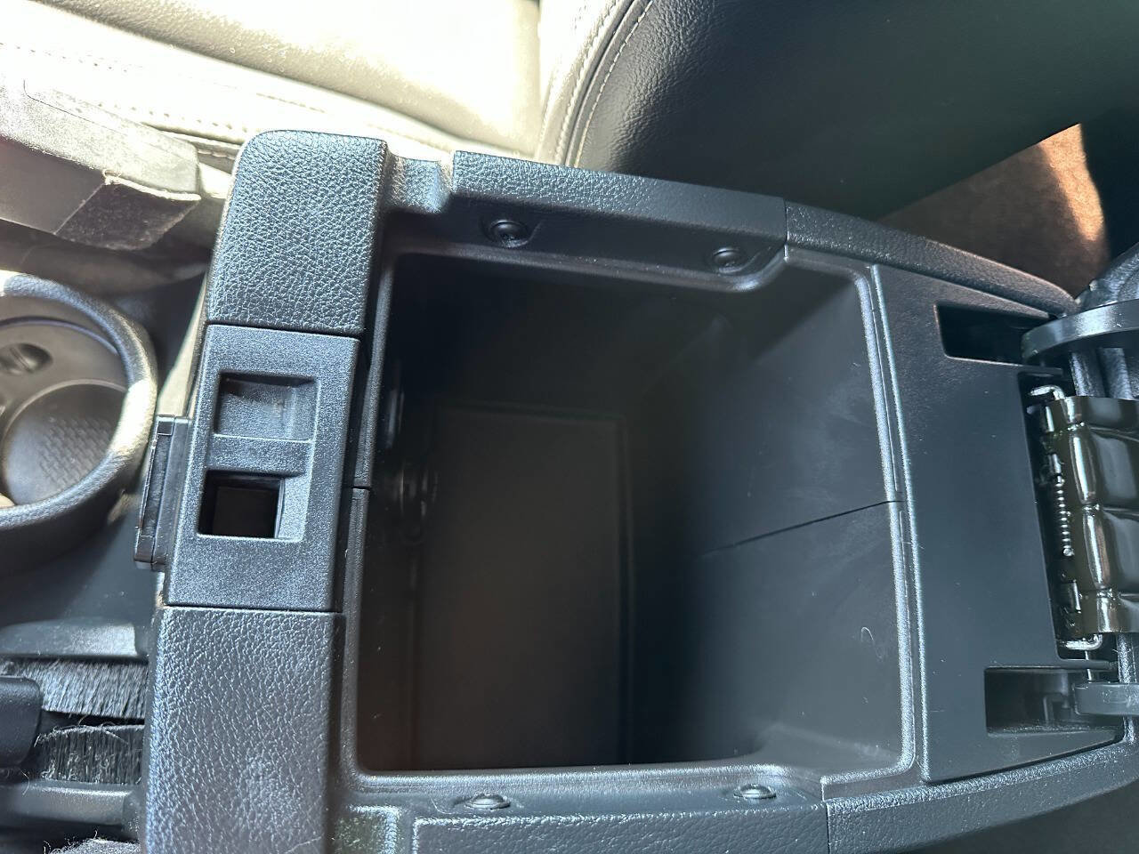 Used 2016 Jeep Wrangler Rubicon AWD/4WD image 42