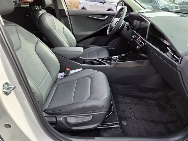 Certified 2024 Kia Niro SX Touring image 15
