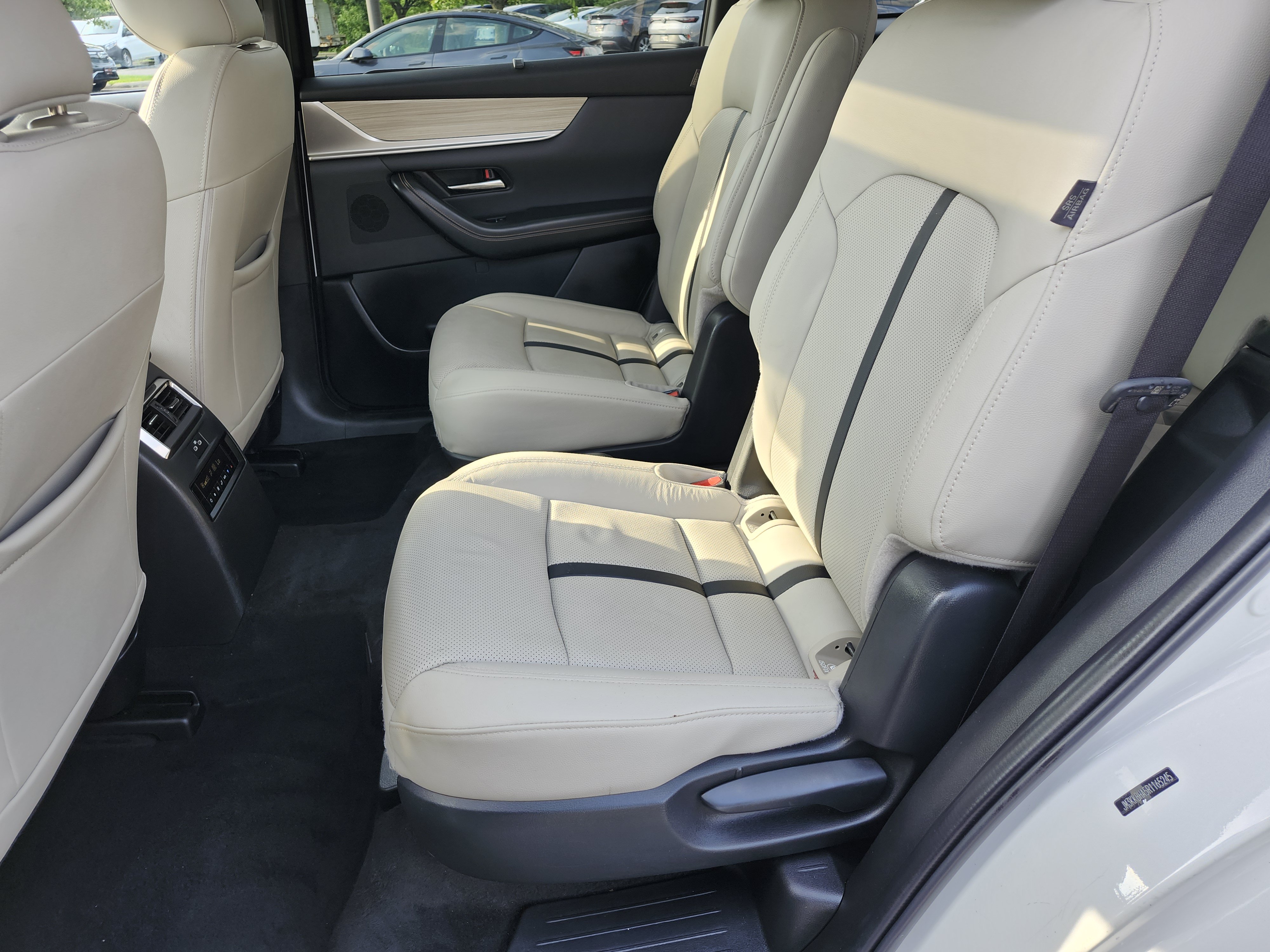 Used 2024 MAZDA CX-90 Plug-In Hybrid w/ Preferred AWD/4WD image 19