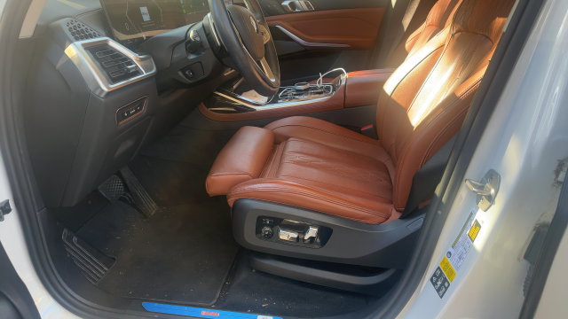 Used 2024 BMW X7 xDrive40i w/ Executive Package AWD/4WD image 5