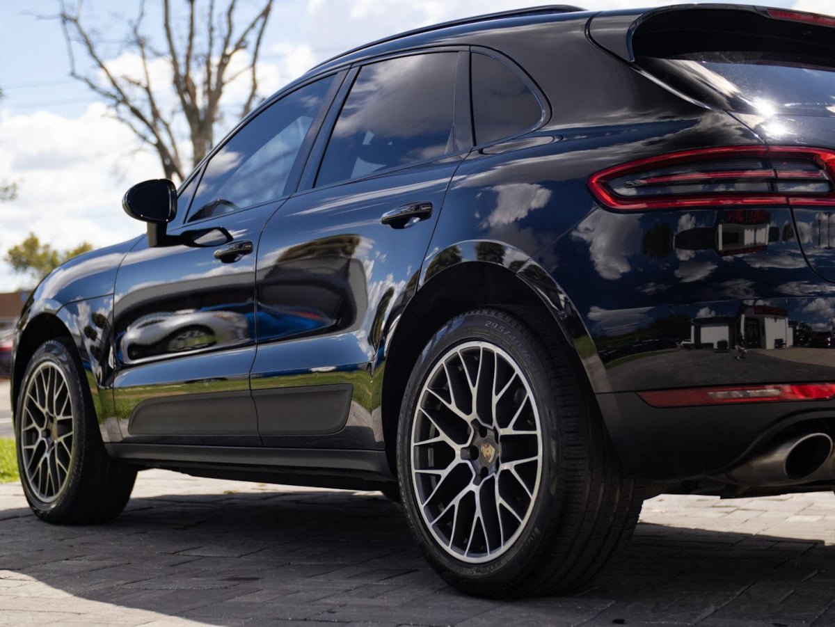 Used 2015 Porsche Macan S w/ Infotainment Package AWD/4WD image 8