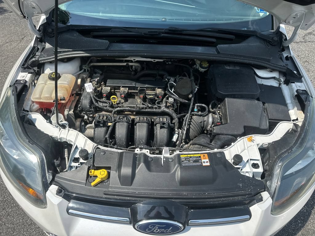 Used 2014 Ford Focus Titanium FWD image 20