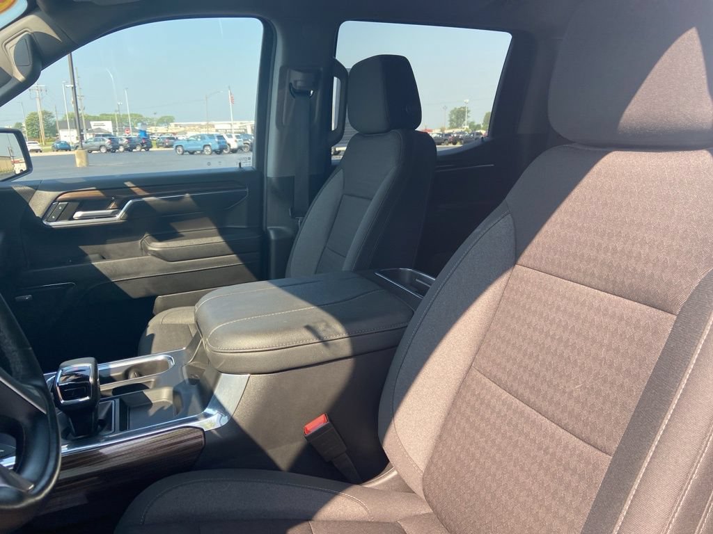 Used 2024 Chevrolet Silverado 1500 LT Trail Boss w/ Convenience Package II AWD/4WD image 12