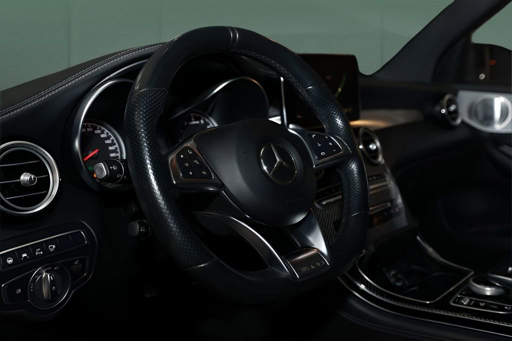 Used 2018 Mercedes-Benz GLC 63 AMG 4MATIC image 24