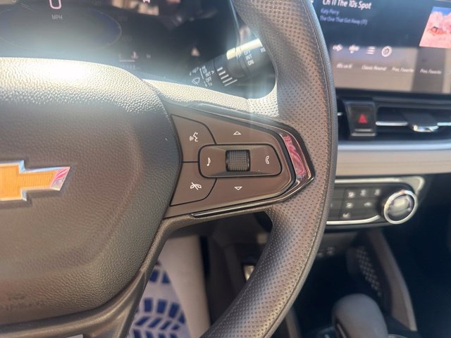 Used 2025 Chevrolet TrailBlazer LT FWD image 18