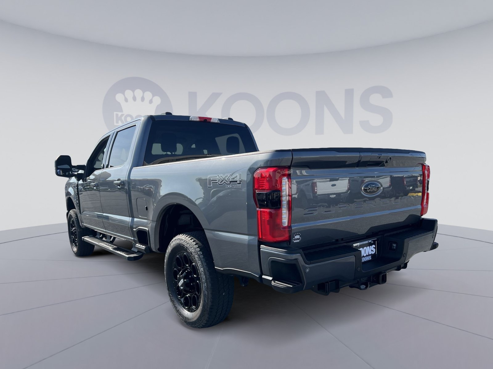 Used 2025 Ford F250 Lariat w/ Black Appearance Package AWD/4WD image 4