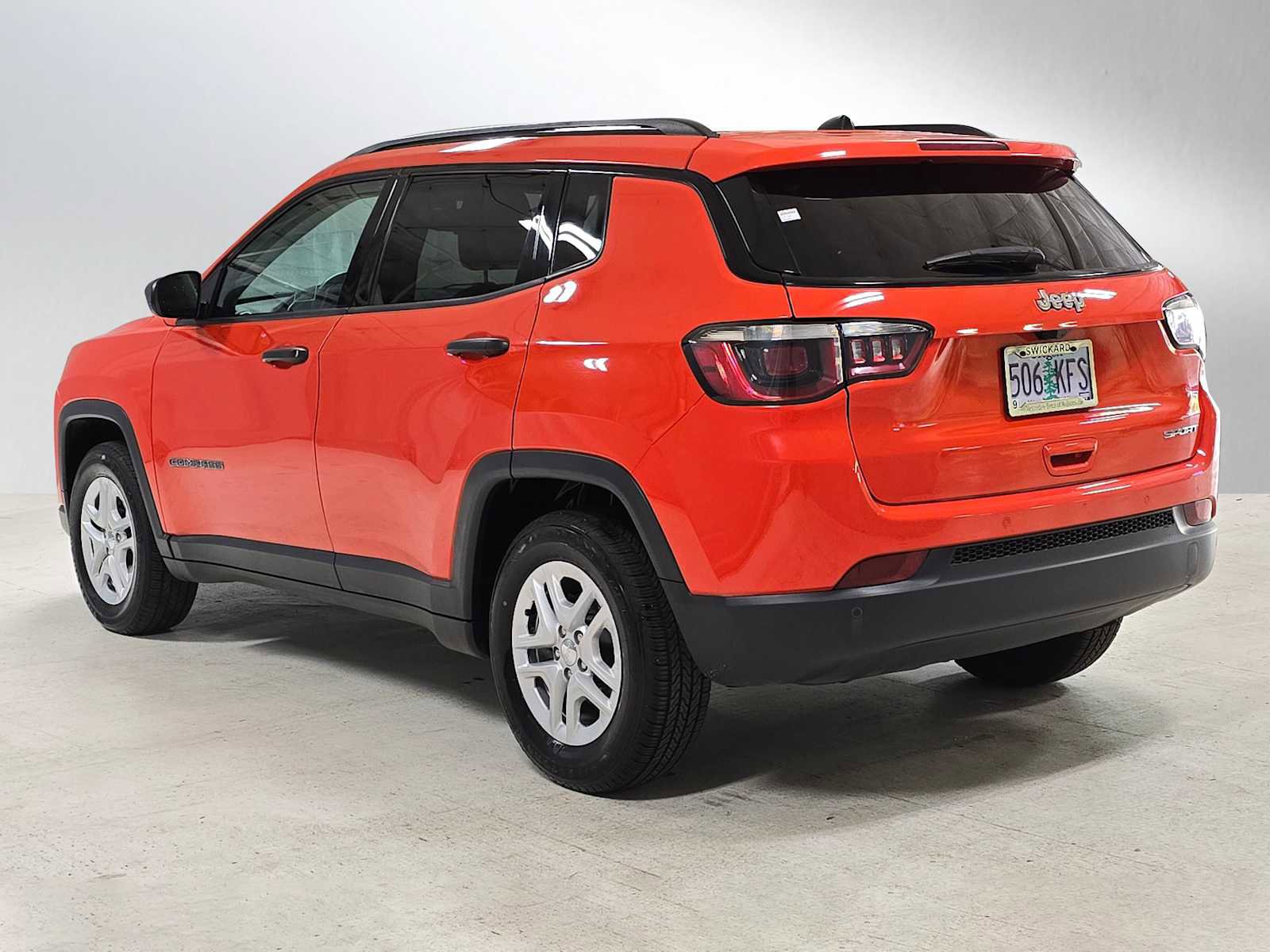 Used 2018 Jeep Compass Sport w/ Tech Group FWD image 5