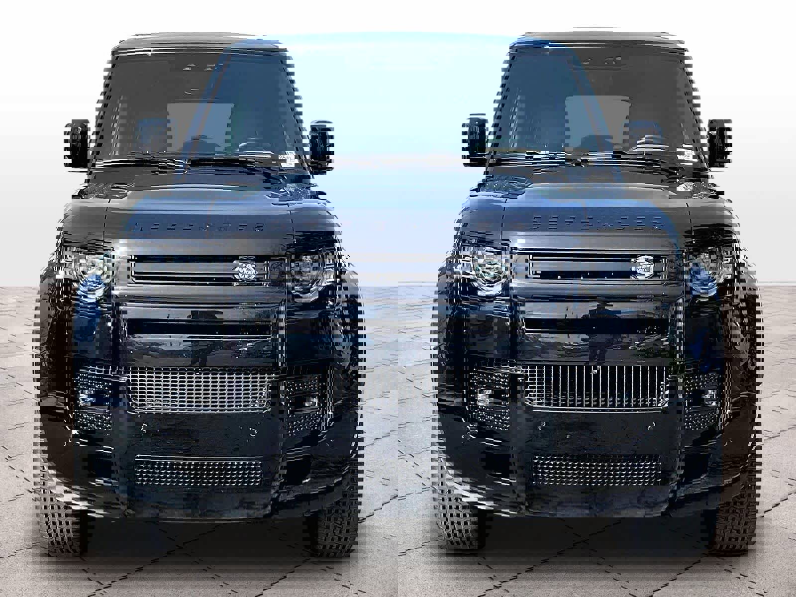 Used 2025 Land Rover Defender 130 X-Dynamic SE image 3