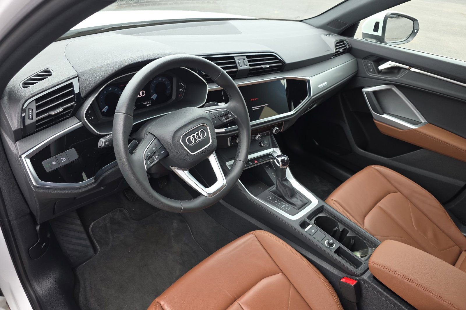 Used 2025 Audi Q3 2.0T Premium image 9