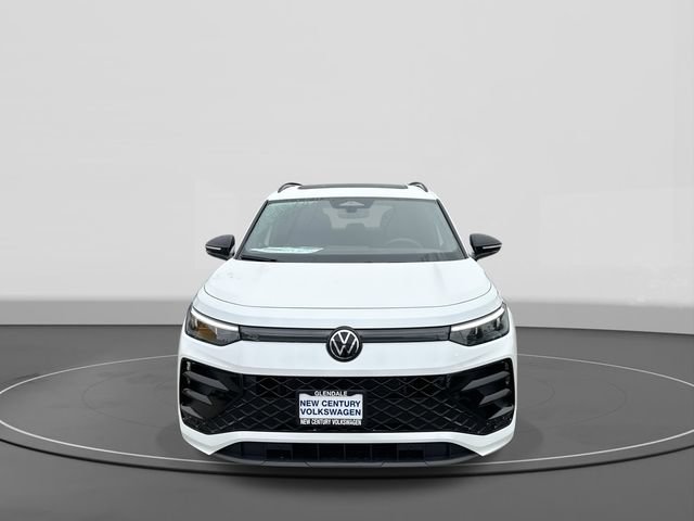 New 2026 Volkswagen Tiguan SE R-Line FWD image 2