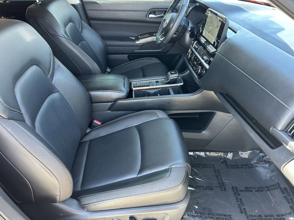 Used 2023 Nissan Pathfinder SL image 9