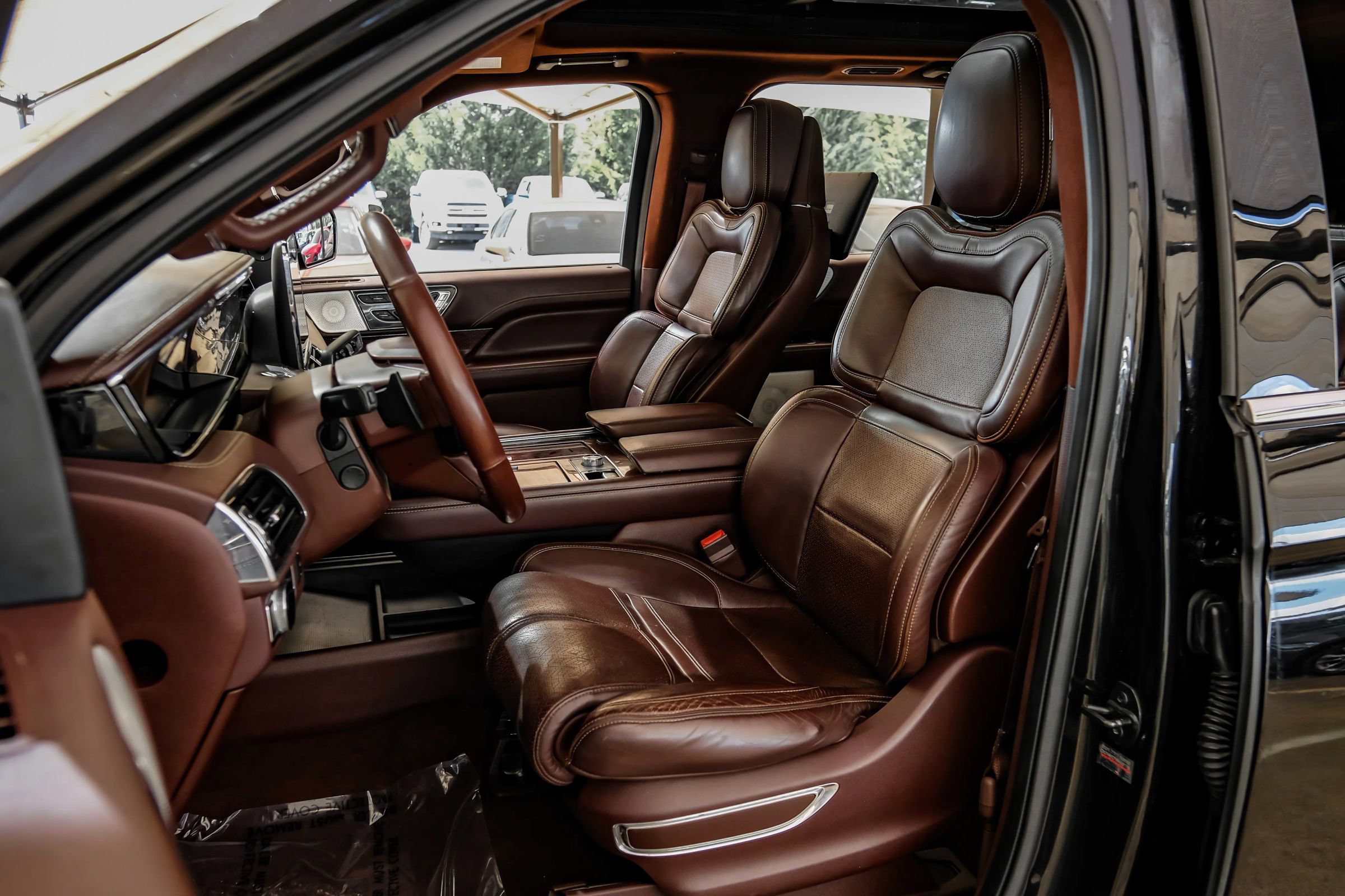 Used 2019 Lincoln Navigator Black Label w/ Cargo Package AWD/4WD image 44