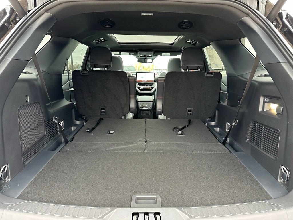 New 2026 Ford Explorer ST-Line w/ ST-Line Street Pack image 10