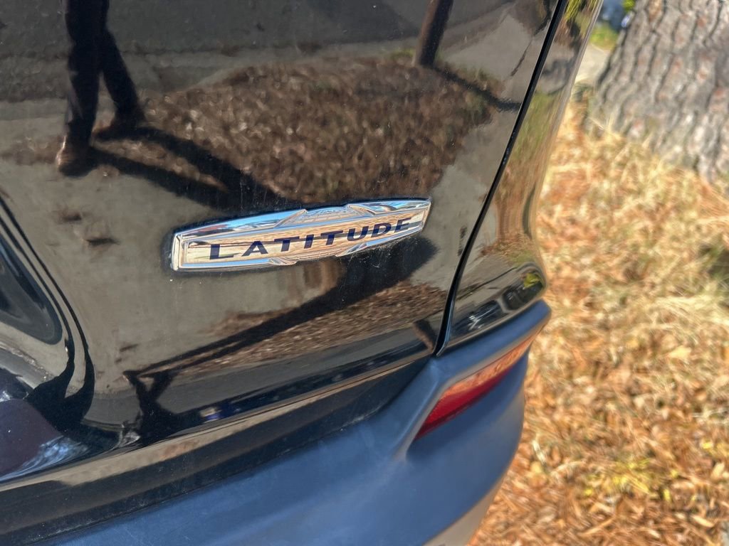 Used 2019 Jeep Cherokee Latitude w/ Cold Weather Group image 25