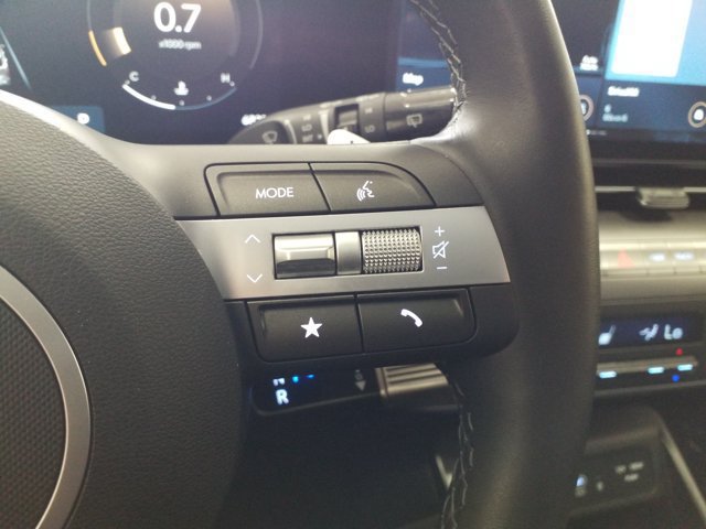 Certified 2025 Hyundai Kona Limited AWD/4WD image 5