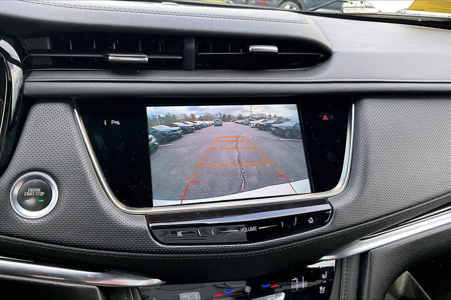 Used 2017 Cadillac XT5 Luxury w/ Driver Awareness Package AWD/4WD image 28