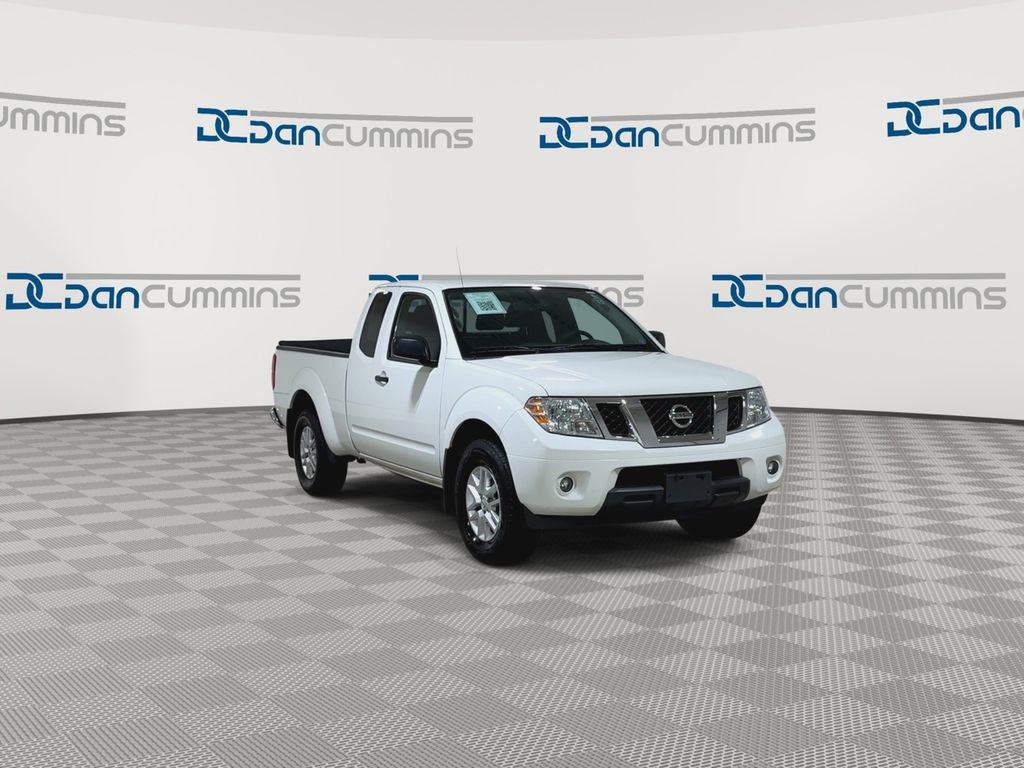 Used 2021 Nissan Frontier SV image 2