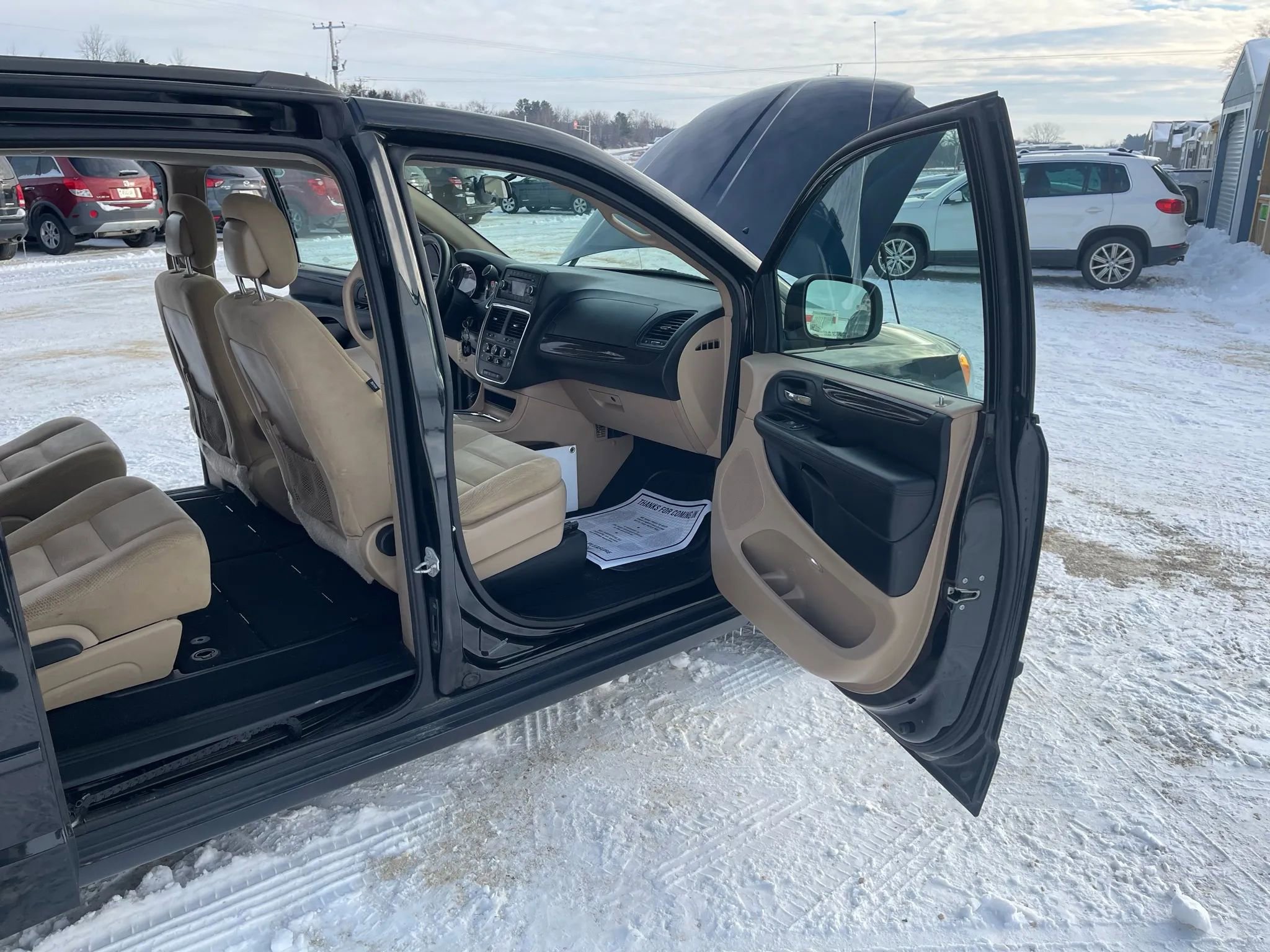 Used 2016 Dodge Grand Caravan SXT image 12