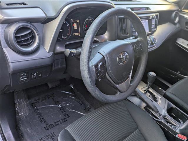 Used 2018 Toyota RAV4 LE image 9