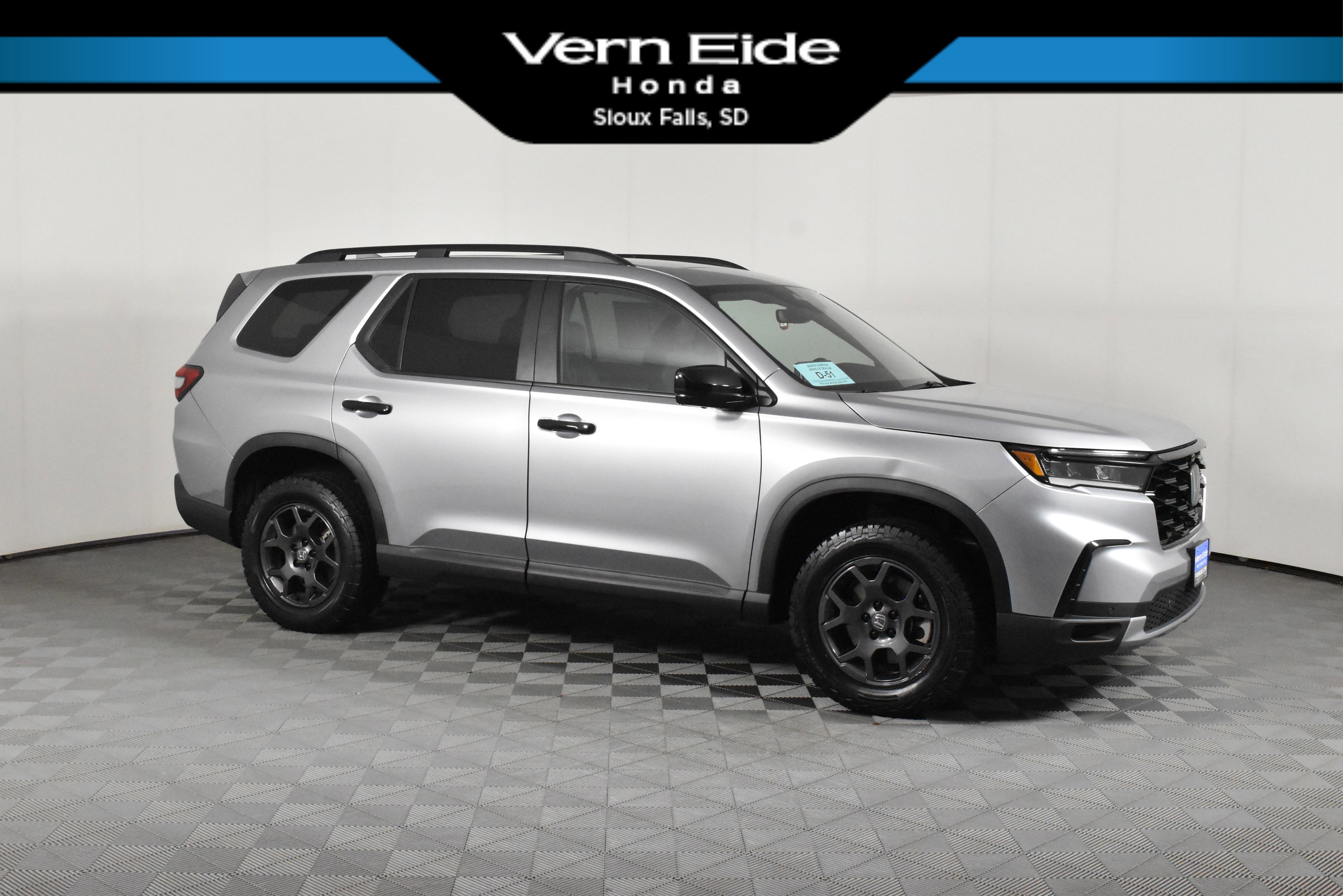 Certified 2025 Honda Pilot TrailSport