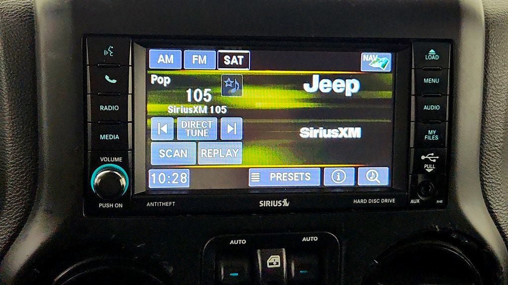 Used 2015 Jeep Wrangler Unlimited Sahara w/ Connectivity Group AWD/4WD image 17