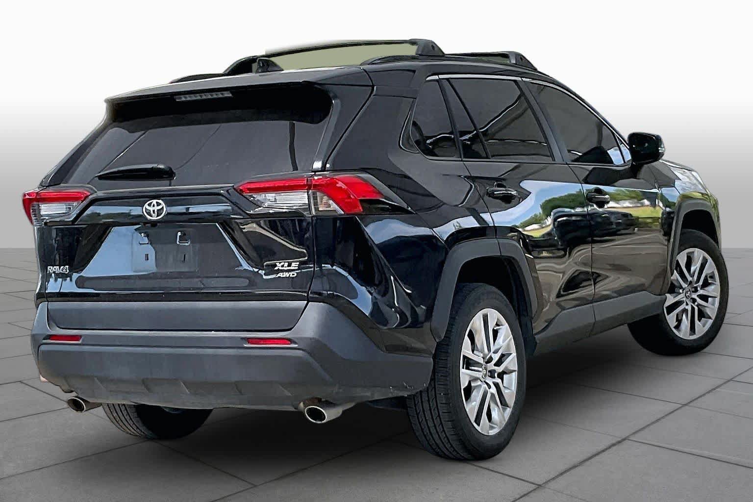 Used 2025 Toyota RAV4 XLE Premium w/ Weather Package AWD/4WD image 13