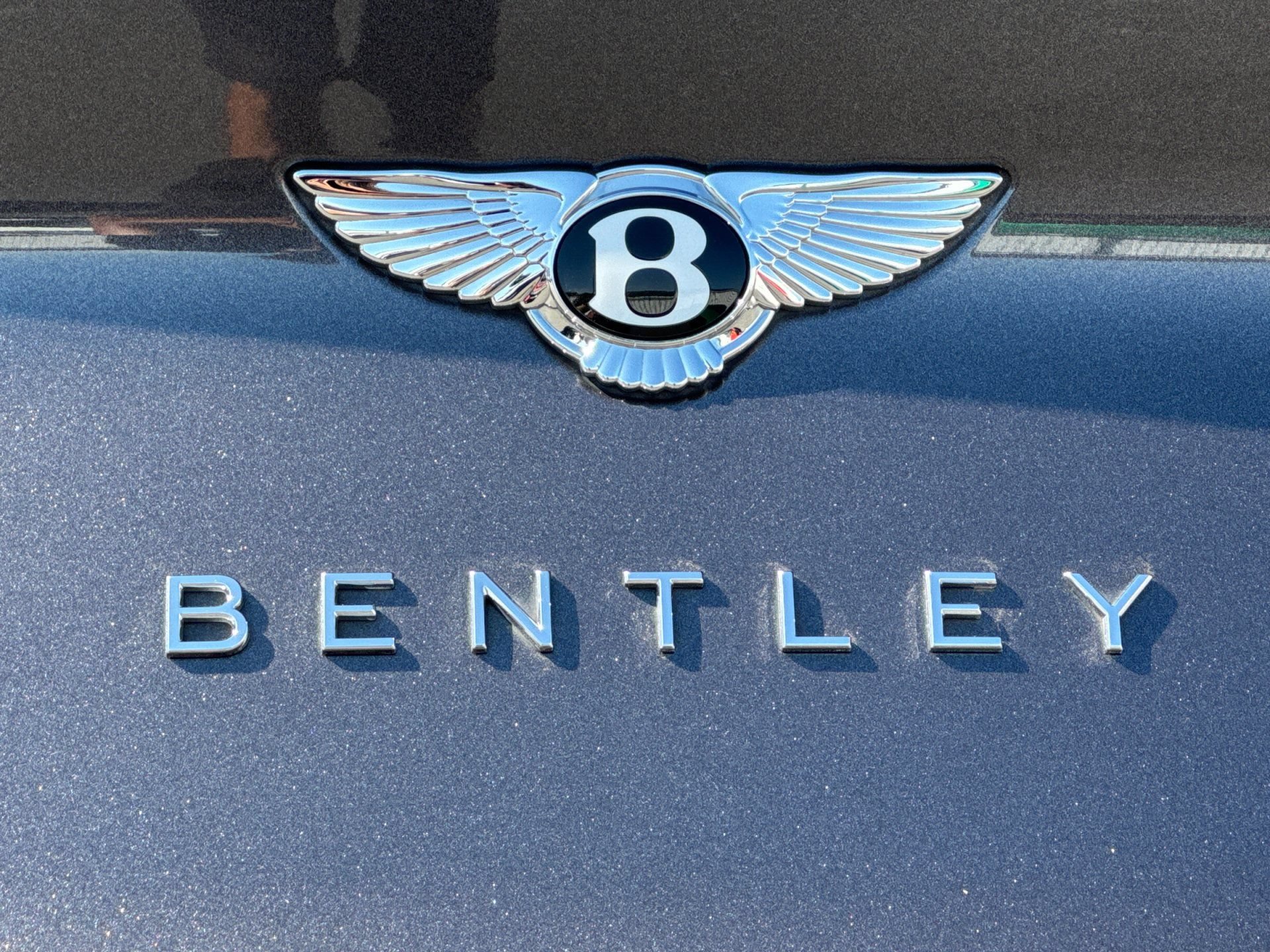Certified 2023 Bentley Bentayga Extended Wheelbase AWD/4WD image 32