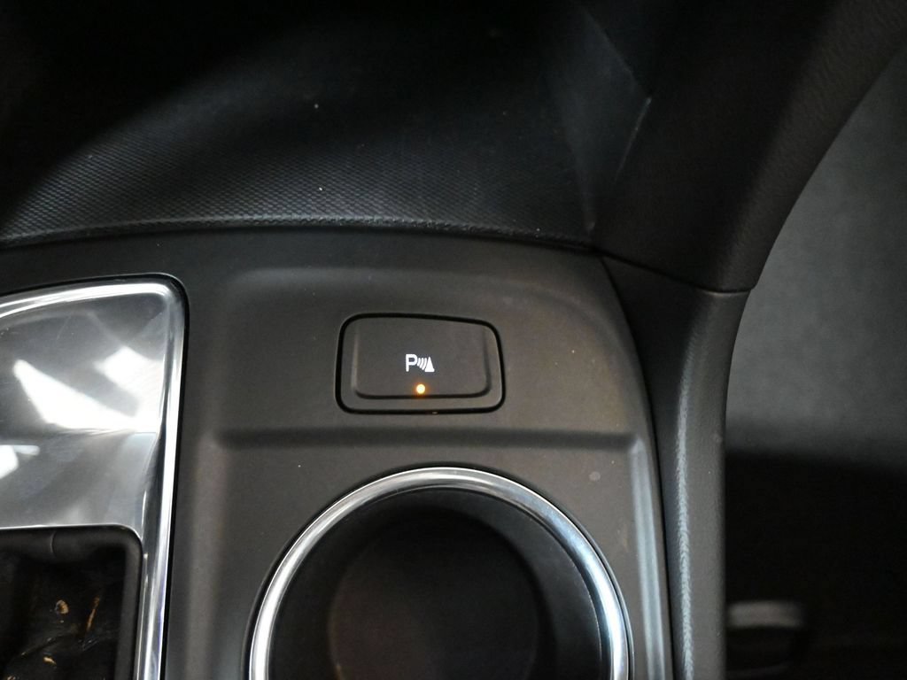 Used 2024 Chevrolet Equinox LT FWD image 14