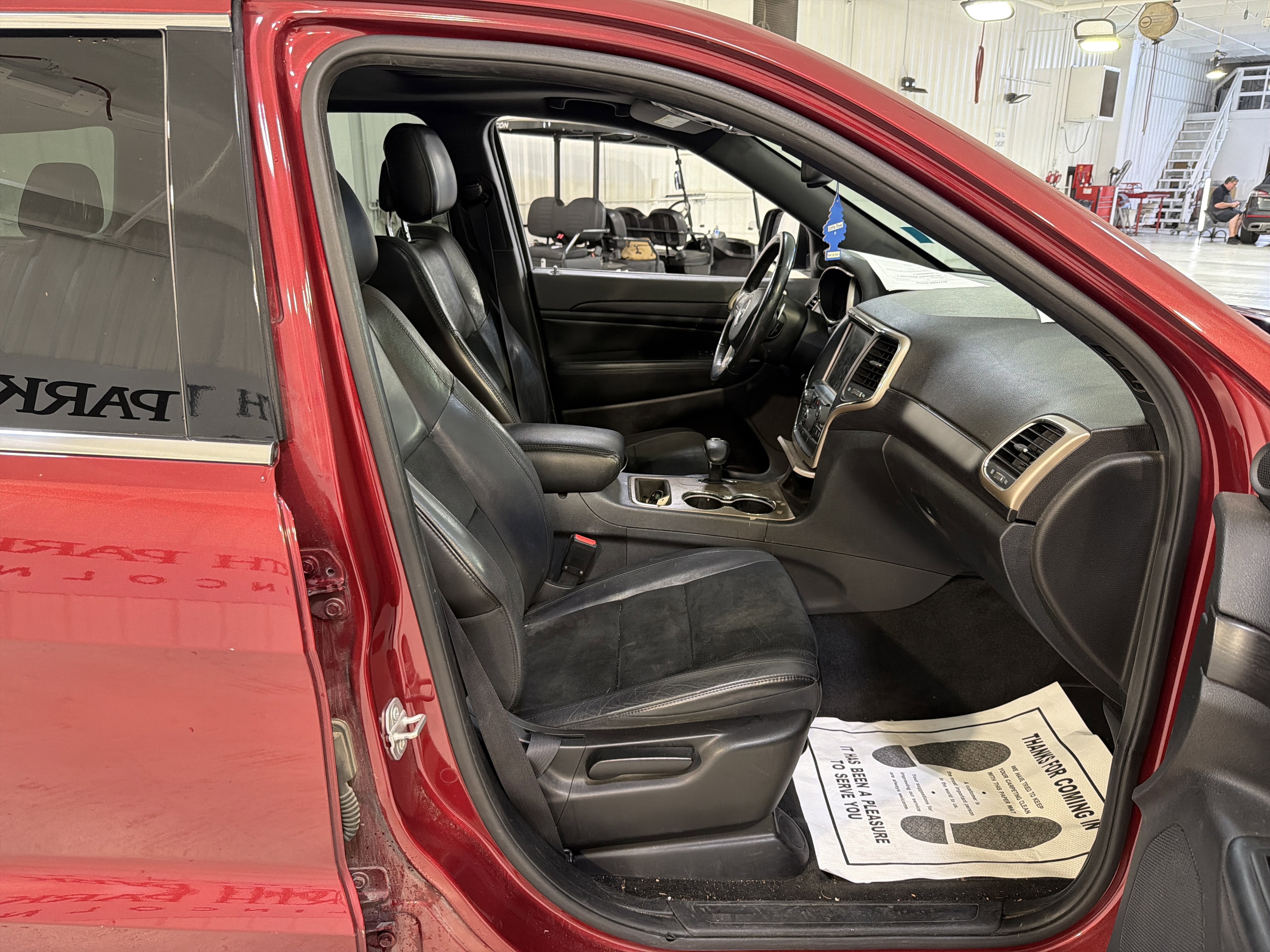 Used 2015 Jeep Grand Cherokee Altitude image 14