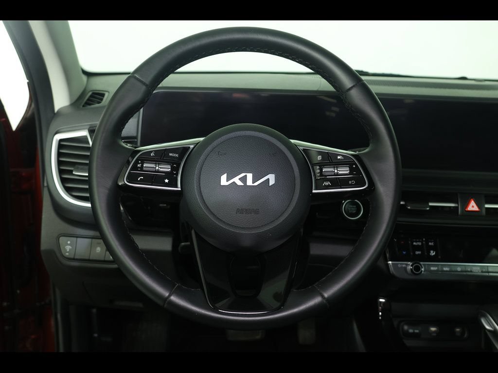 Used 2024 Kia Seltos S AWD/4WD image 13