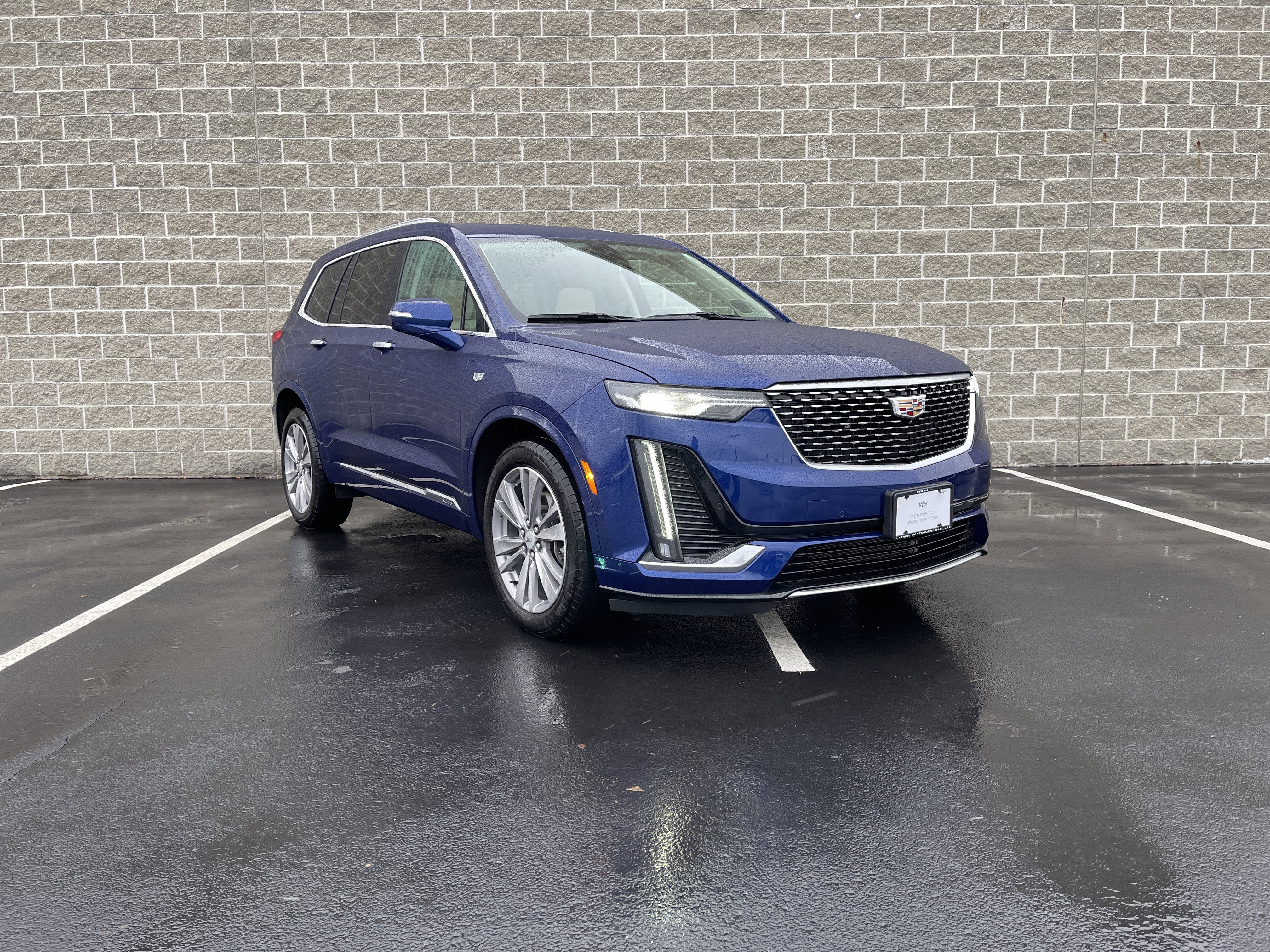 Certified 2023 Cadillac XT6 Premium Luxury w/ Technology Package image 7