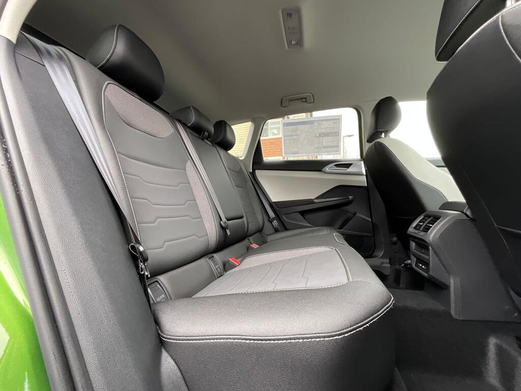 New 2026 Volkswagen Taos SE image 14