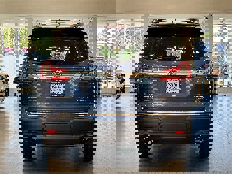 Used 2022 Subaru Ascent Touring w/ Popular Package #2A image 5