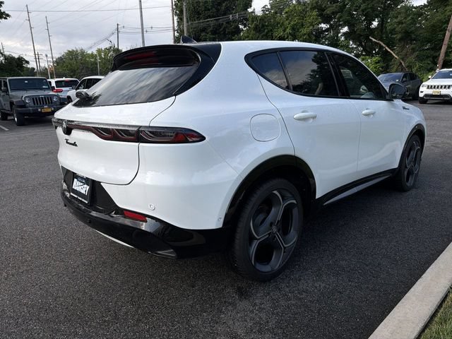 New 2026 Alfa Romeo Tonale w/ Active Assist Package AWD/4WD image 8